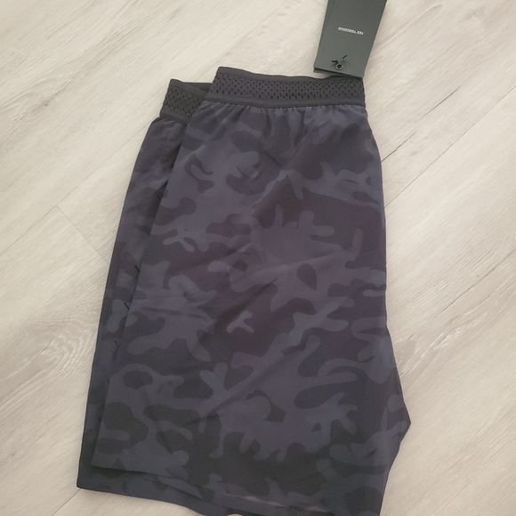 Ten Thousand Co. The Session Short - Picture 3 of 6